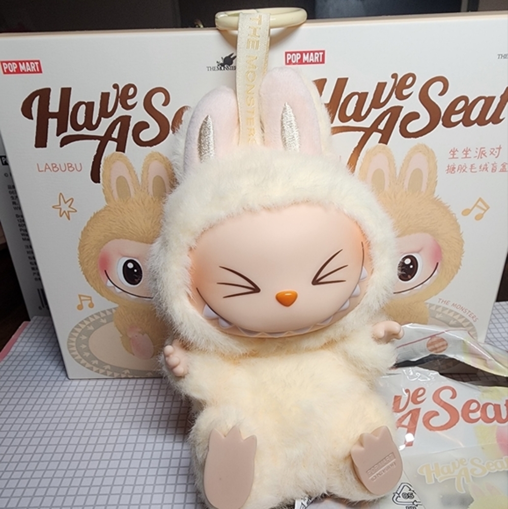 NEW POP MART LABUBU Have A Seat The Monster Plush keychain-Sisi